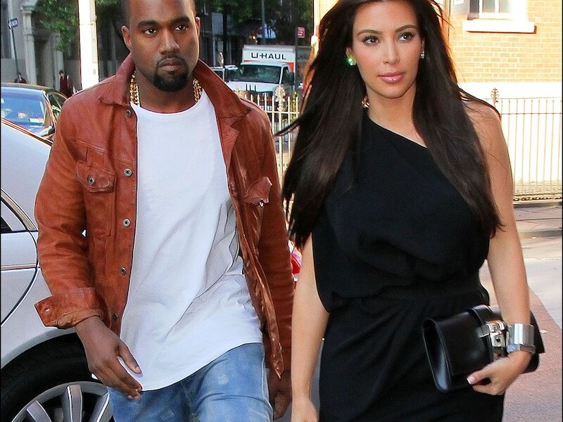 De Amerikaanse rapper/producer Kanye West met zijn verloofde realityster Kim Kardashian.