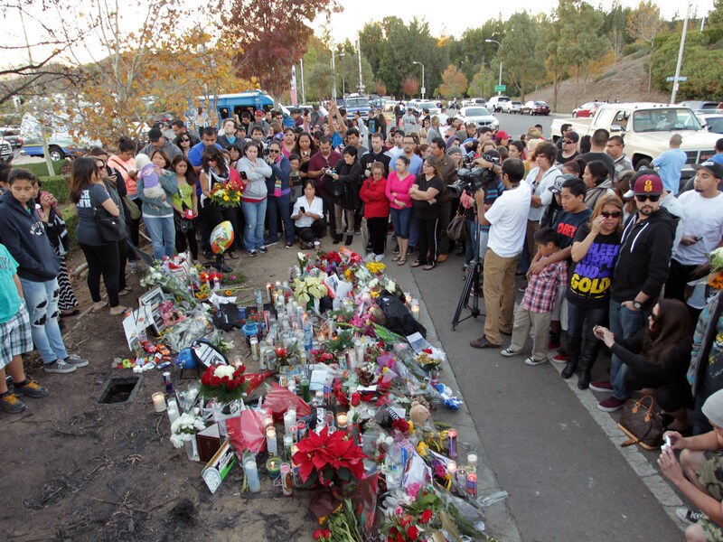 De plek in Valencia, ten noordwesten van Los Angeles, waar Paul Walker en zijn vriend Roger Rodas om het leven kwamen.