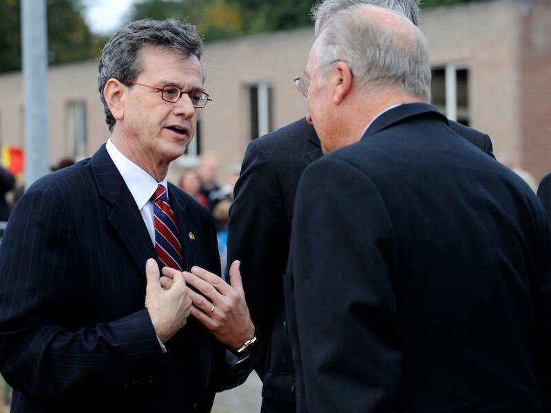 Huidig Amerikaans ambassadeur Howard Gutman
