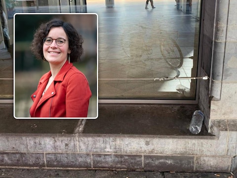 De eerste kabel werd geïnstalleerd over een vensterbank van het Centraal Station in Antwerpen.Volgens gemeenteraadslid Lise Vandecasteele (PVDA) onderzocht de stedelijke dienst Veiligheid al in oktober 2025 hoe zitten en slapen op de vensterbanken ontmoedigd kon worden.