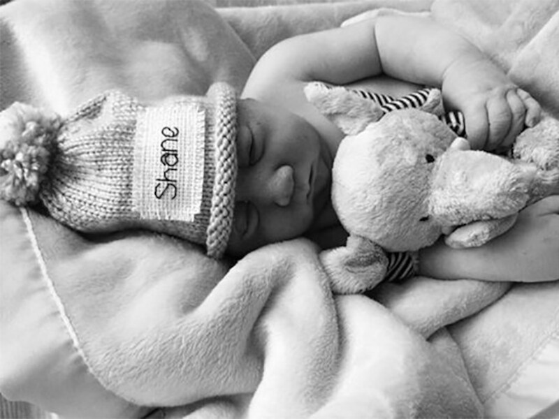 Baby Shane werd vandaag geboren en overleed later in de armen van zijn moeder.