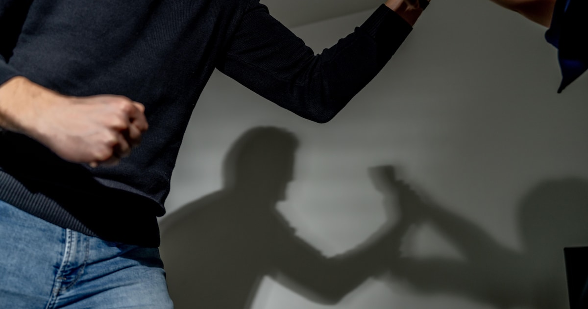 Ex-militair voor rechter voor belaging en klappen aan ouders en zus ...