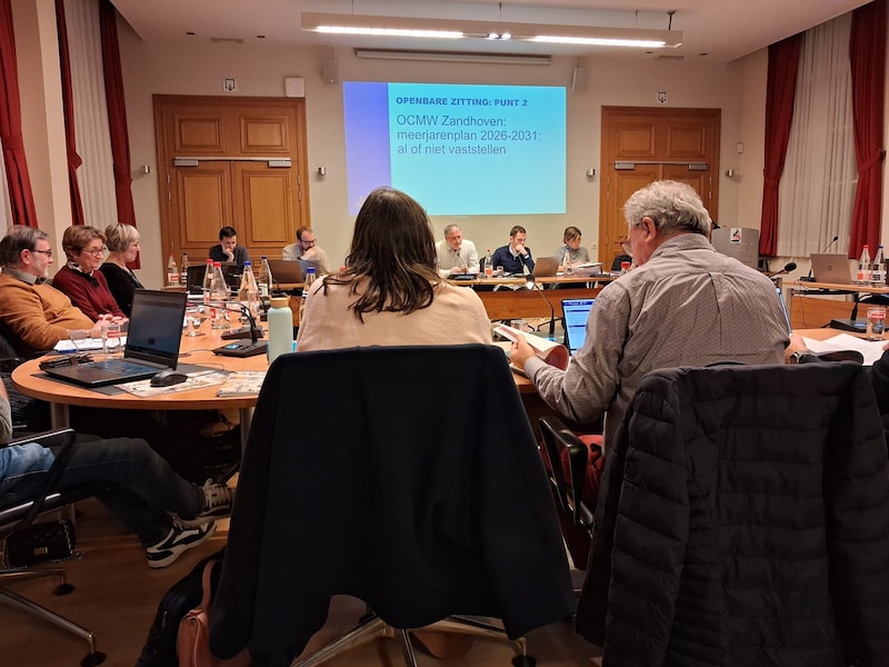 Gemeenteraad buigt zich over aankoop vrachtwagen en veegwagen