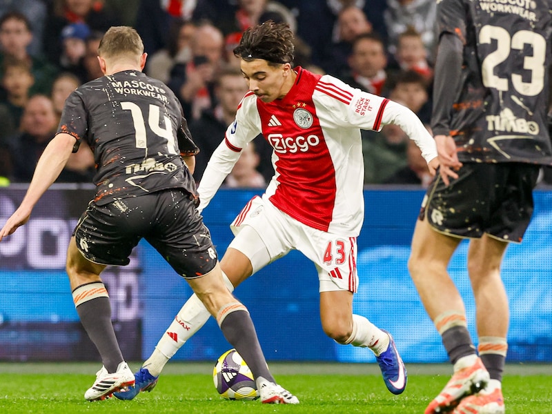 Met Belgische uitblinker in een hoofdrol: Ajax wint van Volendam dankzij twee assists Rayane Bounida