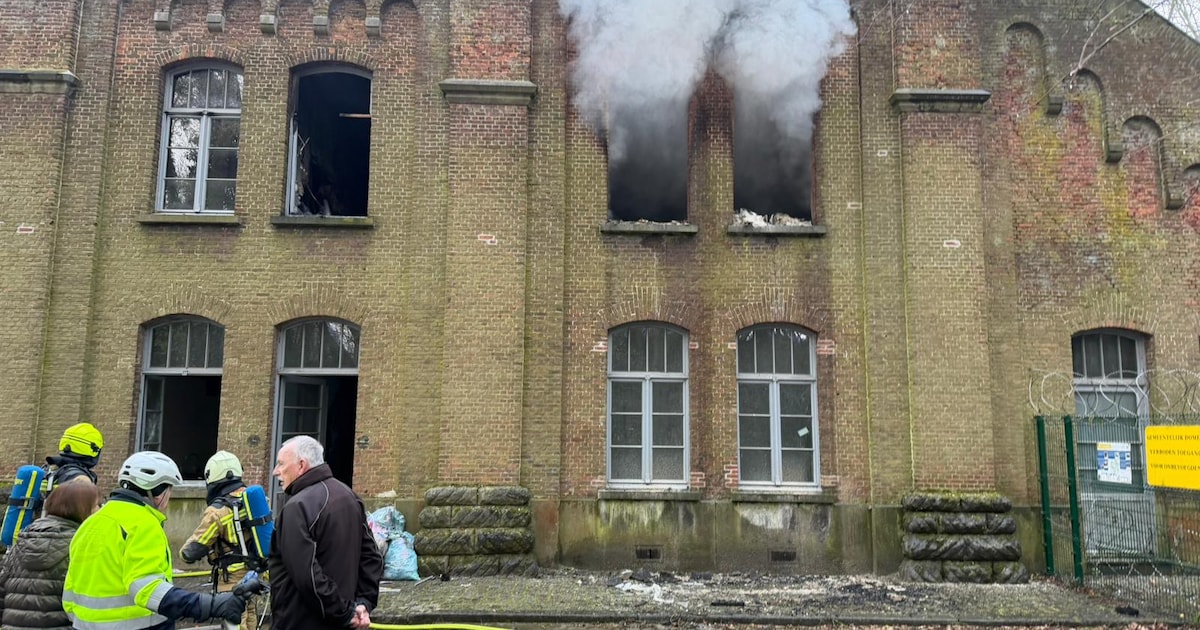 Uitslaande brand in scoutslokalen in de buurt van fort Wommelgem