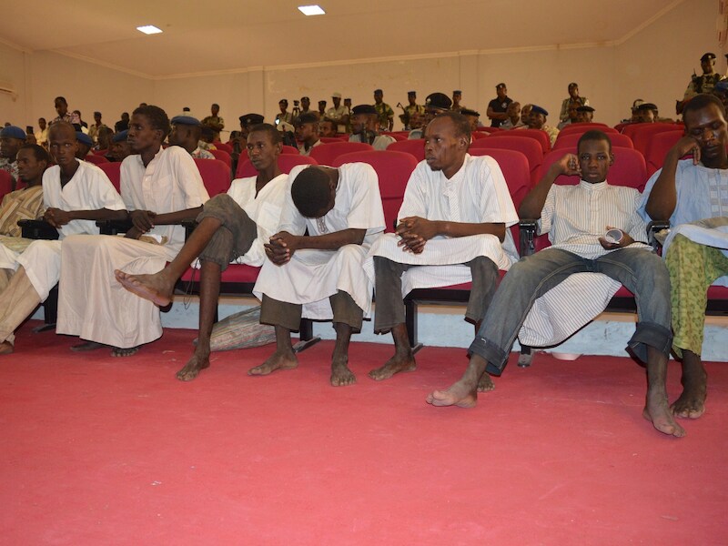 Enkele Boko Haram-leden tijdens hun proces in Ndjamena, Tsjaad.