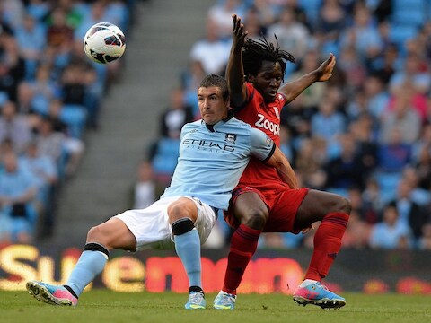 Romelu Lukaku, hier in duel met Kolarov, woog weer 90 minuten lang op de defensie.