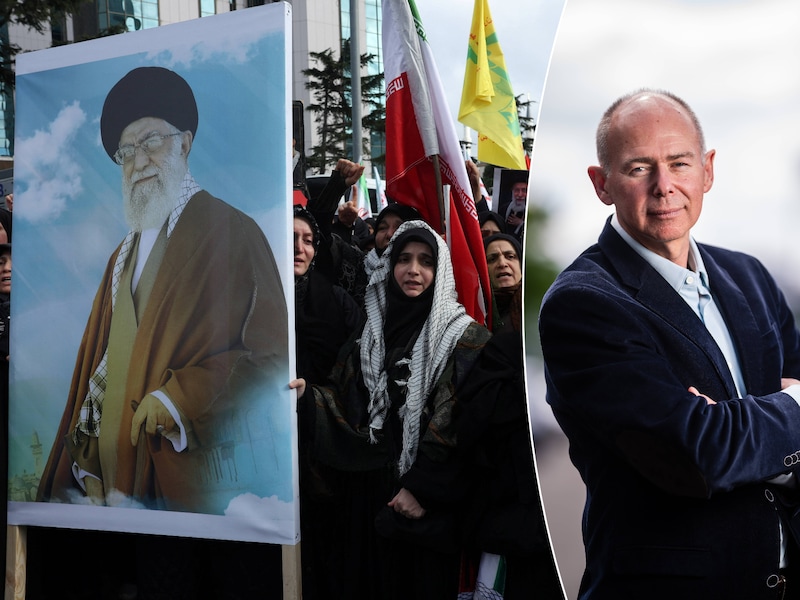 Iraanse demonstranten rouwen om de dood van ayatollah Khamenei in Istanboel.