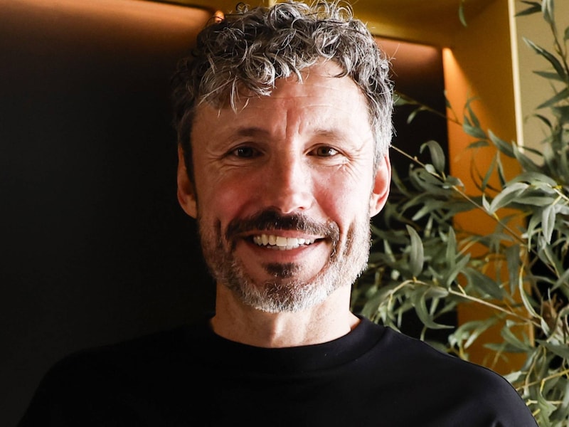 Nu al een betere dribbelaar dan als speler: hoe Mark van Bommel zich handig presenteerde als bondscoach van Rode Duivels