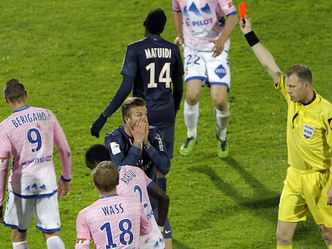 PSG eindigde de wedstrijd met negen na rood voor Verratti en invaller Beckham.