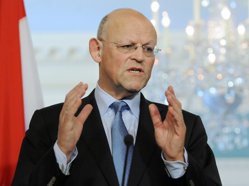 Nederlandse minister van Buitelandse Zaken Uri Rosenthal.