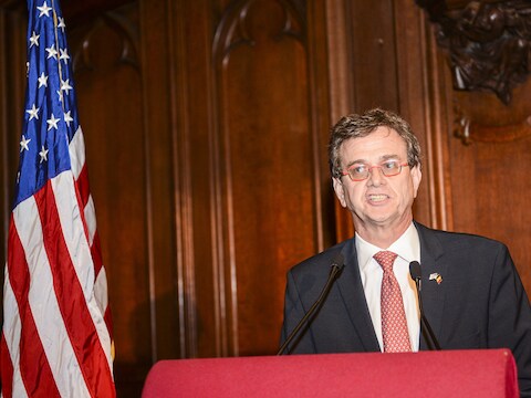 De Amerikaanse ambassadeur Howard Gutman.