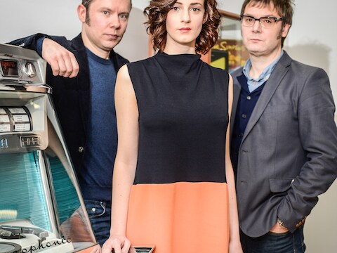 Alex Callier, Noemie Wolfs en Raymond Geerts van Hooverphonic.