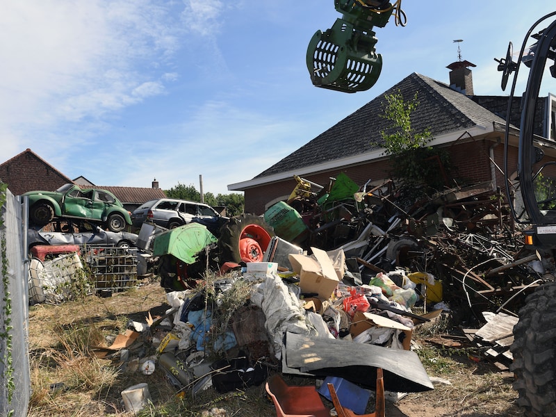 De site Vitus-Goevaerts in Kampenhout was zwaar vervuild maar wordt nu volledig gereinigd zodat de bouwgronden verkocht kunnen worden.