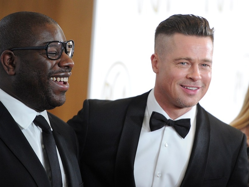 Brad Pitt met producer Steve McQueen op de Producers Guild of America Awards.