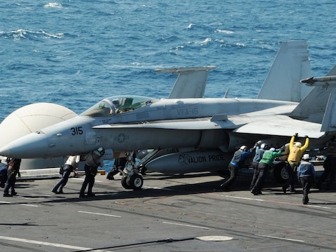 Een Amerikaanse straaljager op vliegdekschip USS H.W. George Bush.