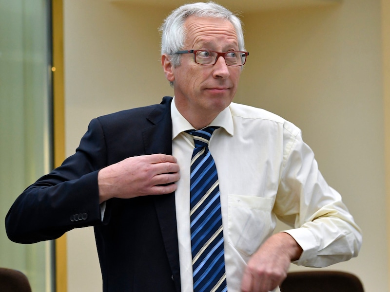 Frank Philipsen, de topman van de centrale administratie in Brussel, vandaag in de onderzoekscommissie.
