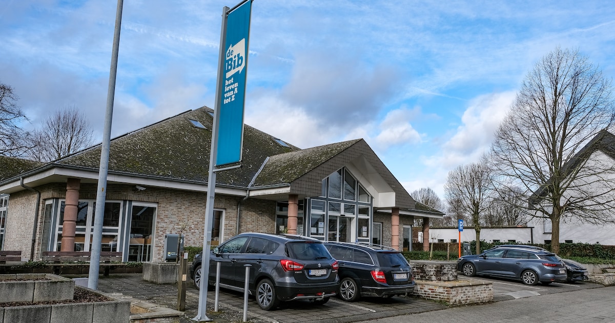 Burgemeester leest voor in bibliotheek van Kapelle-op-den-Bos op 17 oktober