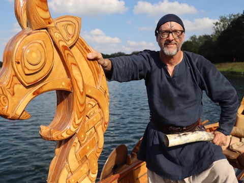 Stefaan De Maeyer bouwde meer dan een jaar aan zijn Vikingboot.