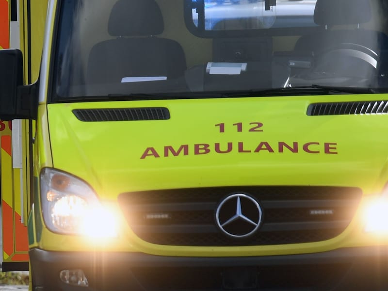 Bromfietser (19) gewond bij ongeval in Oevel: bestuurder pleegt vluchtmisdrijf