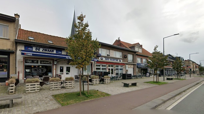 Deze twee cafés in Stabroek - De Zwaan en Valentina - moeten plaatsmaken om meer openheid te creëren.