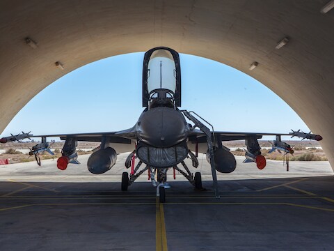 Zes Belgische F16's nemen deel aan 'Operation Desert Falcon' in de strijd tegen IS.