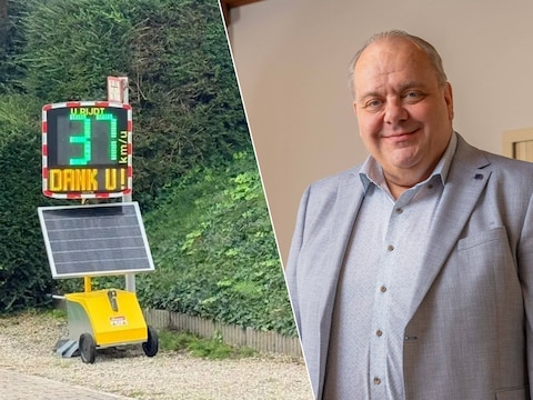 Een elektronisch snelheidsbord. Burgemeester van Ninove Guy D'haeseleer.