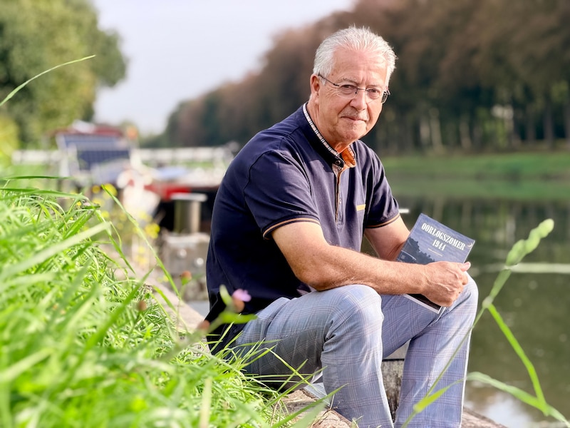 Erik Kortleven met zijn nieuwste boek 'Oorlogszomer 1944.