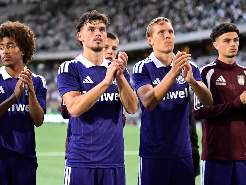 Met een gelijkspel op zak terug naar huis: tienkoppig Anderlecht slikt in extremis nog 1-1 tegen Hammarby