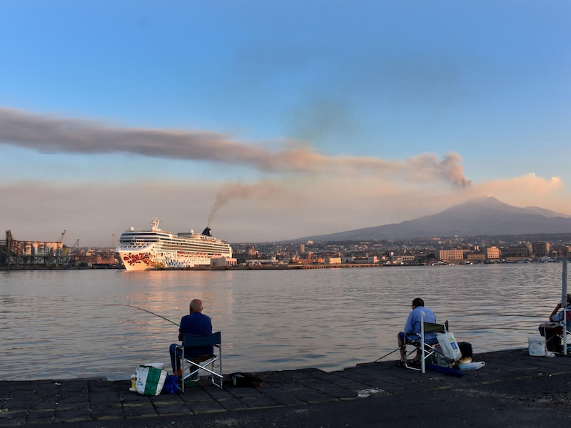 Etna blijft rommelen, duizenden toeristen gestrand