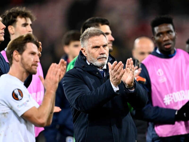 Genk-coach Thorsten Fink toont zich strijdvaardig na nederlaag tegen Midtjylland: “Ik heb wél nog de energie om dit om te draaien”