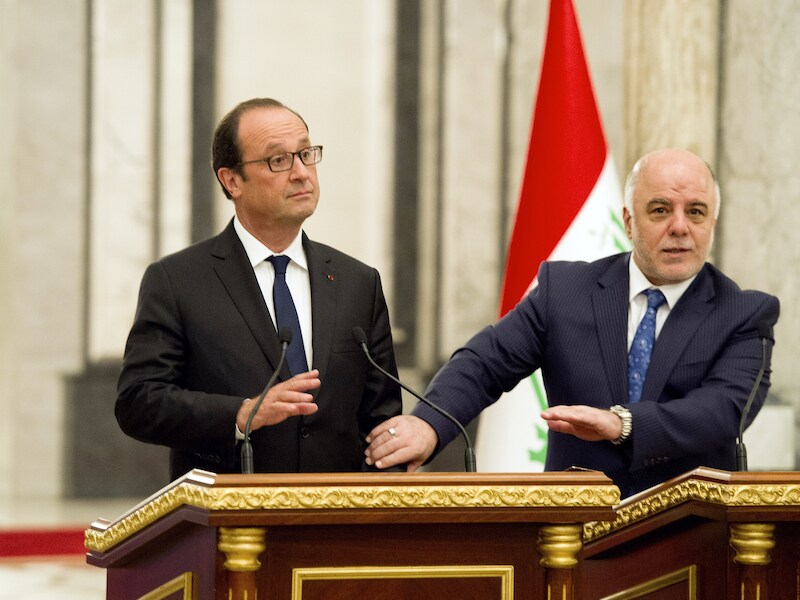 Hollande zelf zei niets over een mogelijke deelname aan bombardementen tegen de IS in Irak.