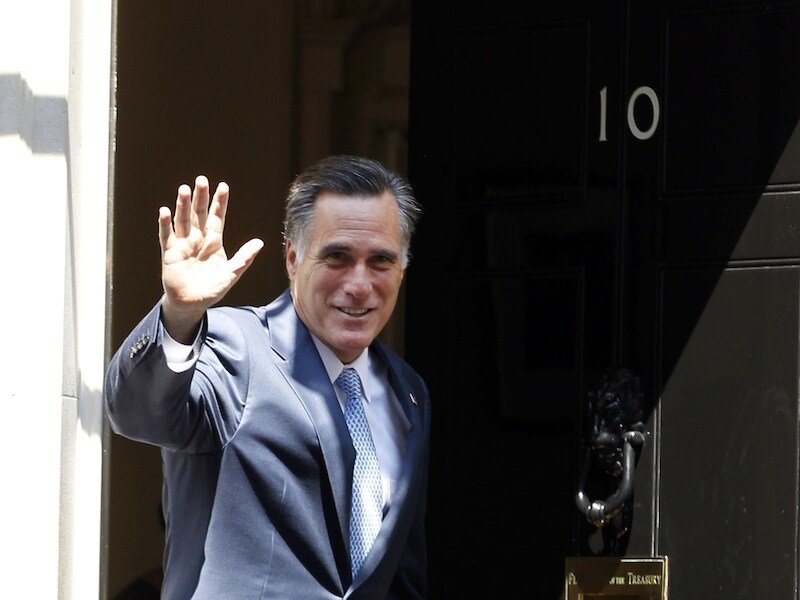 Mitt Romney op bezoek bij Brits premier Cameron in Downing Street 10.