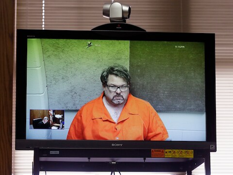 De verdachte Jason Dalton wordt ondervraagd via een videoverbinding.