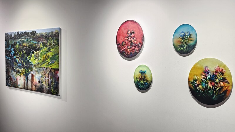 Kunstenaars die de afgelopen vijf jaar exposeerden bij Art-Uur brachten een nieuw werk mee voor Feels Like Coming Home 