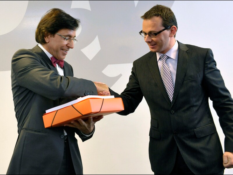 Ex-bemiddelaar Wouter Beke (rechts) is erg kritisch voor Elio Di Rupo.