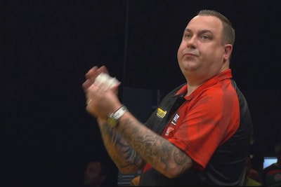 Kim Huybrechts uitgeschakeld in Antwerpen: ‘The Hurricane’ moet z’n meerdere erkennen in James Wade