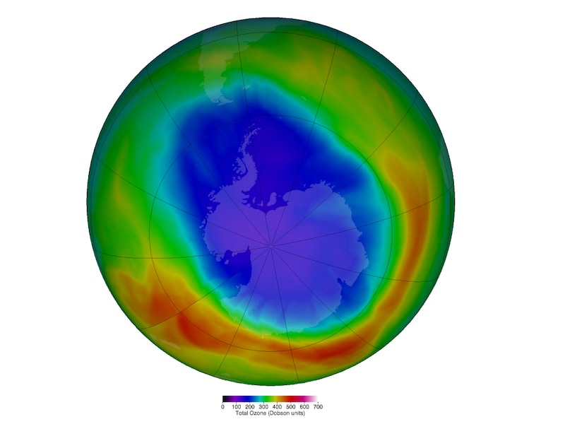 Een illustratie van het gat in de ozonlaag boven Antarctica op 13 september 2025. Op de plaatsen die paars en blauw kleuren is het minst ozon, de plekken die geel en rood kleuren bevatten het meest ozon