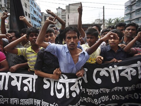 Protesten in Bangladesh naar aanleiding van de ramp waarbij minstens 386 mensen omkwamen