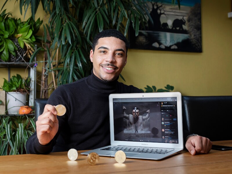Nyasha Samyn uit Oudenaarde verklapt ons zijn beleggingsstrategie voor cryptomunten. 