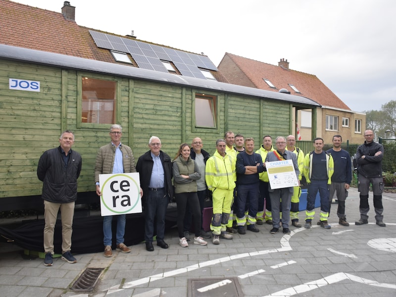 Mobiel 'Jos' werd officieel voorgesteld op de speelplaats van de gemeentelijke school De Pagaaier