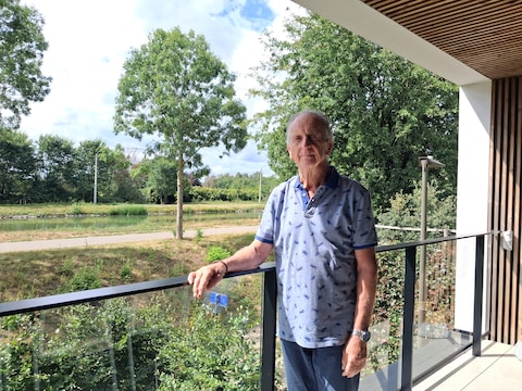 Jacques Strykowski op zijn terras.