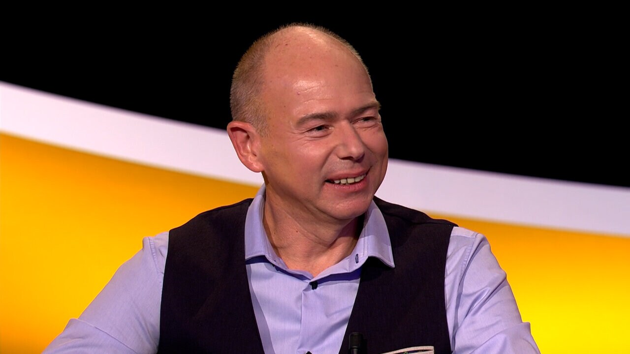 Ze moet niet te dicht komen”: vurige Anastasya Chernook neemt mannen op de  korrel in 'De slimste mens' | Foto | hln.be