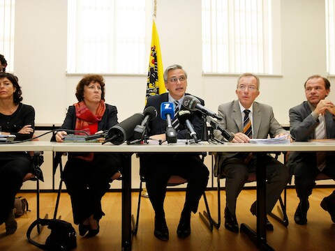 Wilson De Pril, hier op archiefbeeld, tussen Kris Peeters en Serge Muyters.
