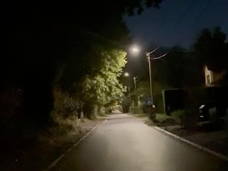 De lampen in de Zandstraat sloegen als het ware op hol.
