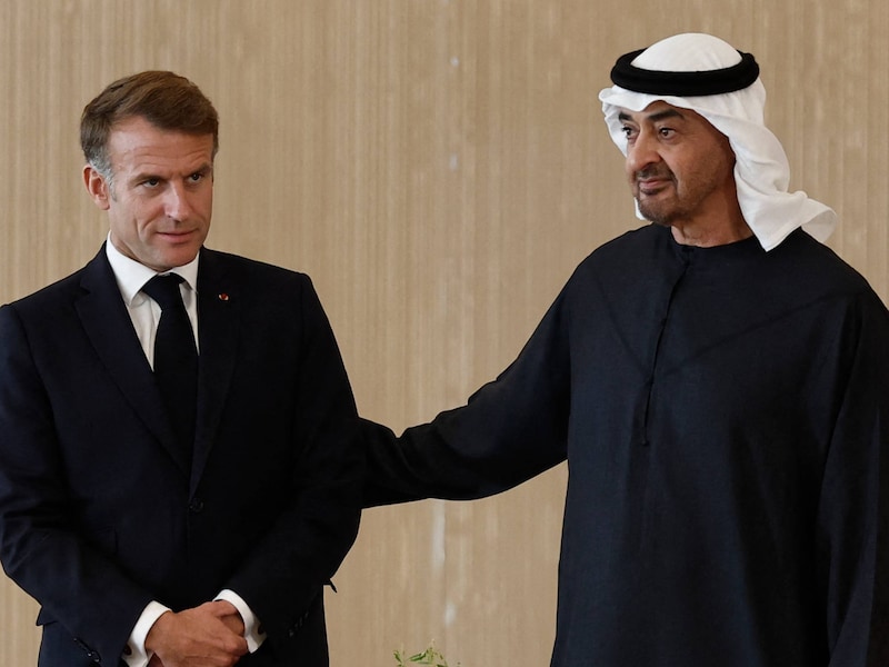 De Franse president Emmanuel Macron en Mohammed bin Zayed Al Nahyan, de president van de Verenigde Arabische Emiraten. 