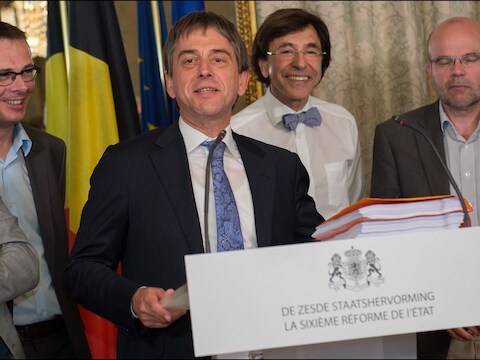 Servais Verherstraeten aan het woord tijdens de persconferentie gisterenavond.