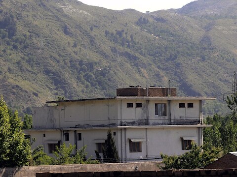 Het complex in Pakistan waar Bin Laden zich verscholen hield.