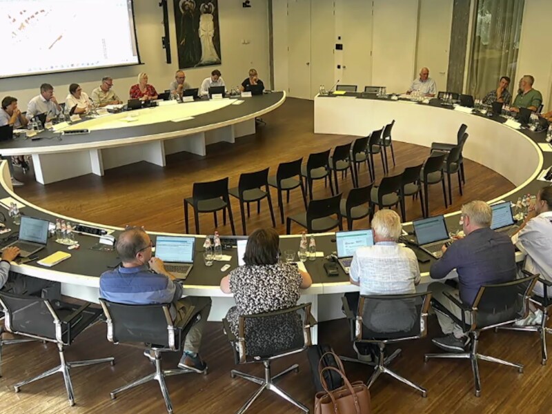Gas-boetes voor beperkte snelheidsovertredingen en een uitkijktoren op Transfo: gemeenteraad komt maandag samen