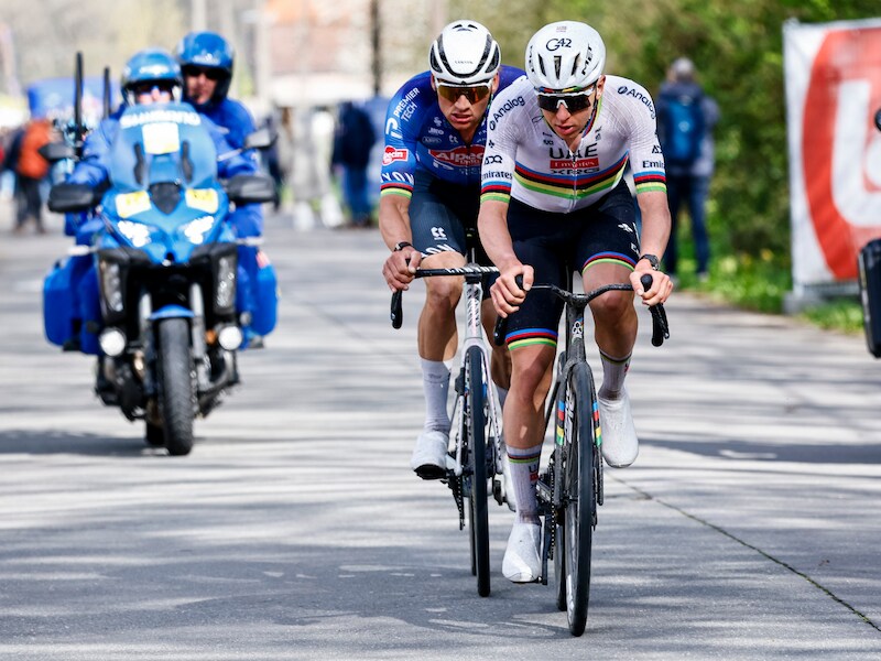 “Ik reed 650 watt en kon het wiel niet houden”: Mathieu van der Poel was getuige van fenomenale Tadej Pogacar
